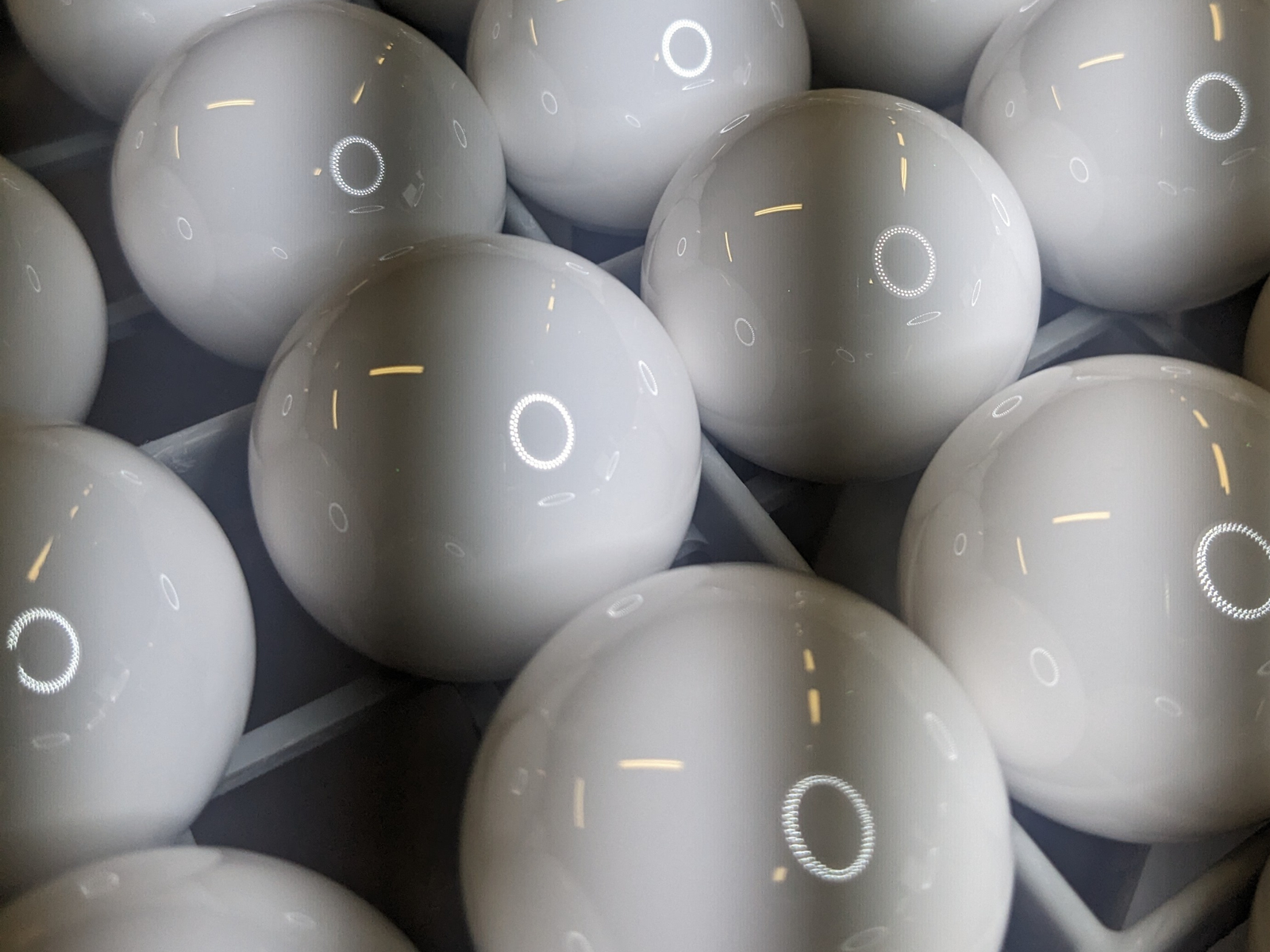 Keramische Kugelkomponenten aus ELEC® Aluminiumoxid